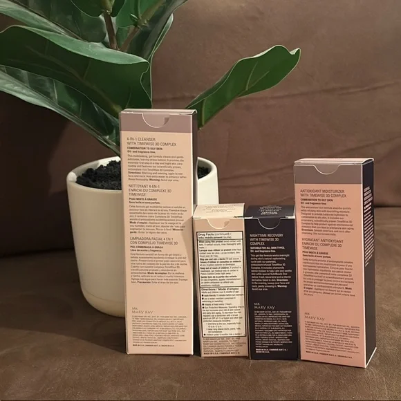 Mary Kay Timewise Miracle Skincare Set - Picture 4 of 6